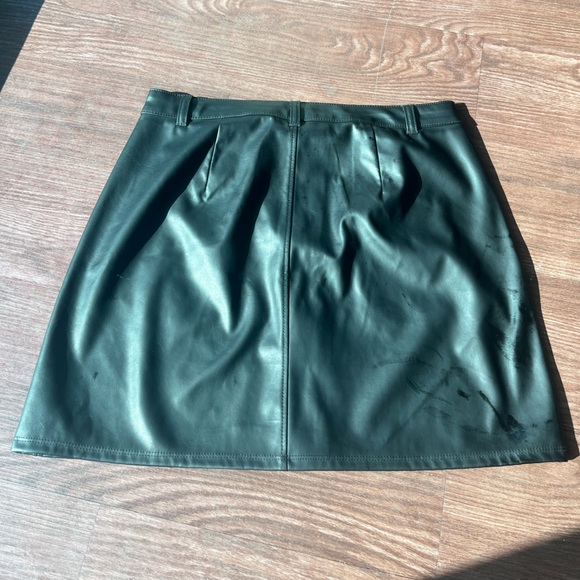 Leather skirt - Picture 2 of 2